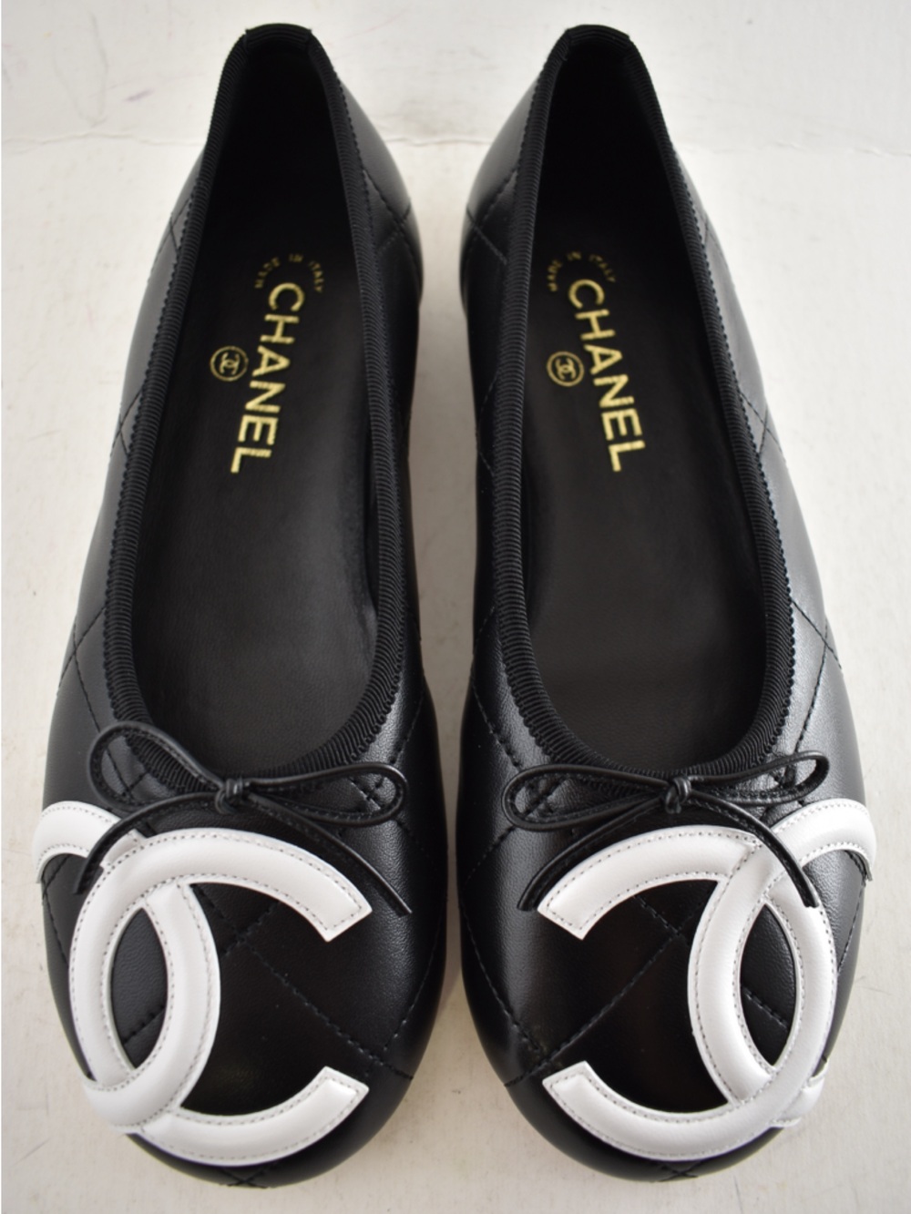 Chanel 26M Coco Beach Cambon Black White CC XL Logo Ballet Ballerina Flat 39.5 - Picture 10 of 16